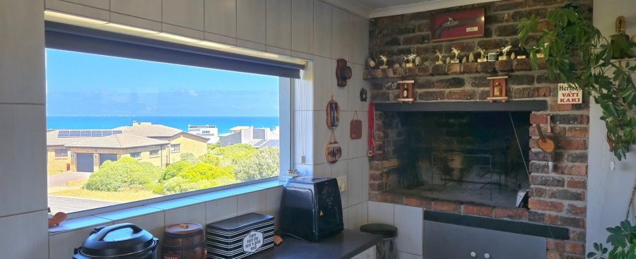 5 Bedroom Property for Sale in Kleinbaai Western Cape